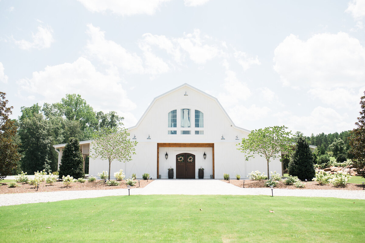 Heyward Manor barn wedding venue at Charlie's Creek Nursery